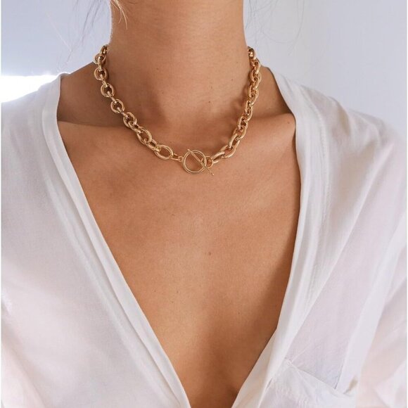 Dainty Chunky Gold Necklace with Unique Toggle Clasp - Jewelry Gift Ready - Picture 2 of 5